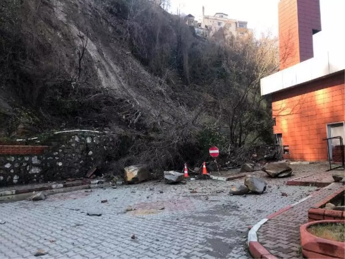 Zonguldak'ta otobüs terminali heyelan nedeniyle kapatıldı