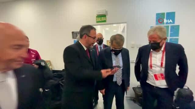 A Milliler'in performansı Cumhurbaşkanı Erdoğan'ı mest etti: Ders verdik A Milliler'in performansı Cumhurbaşkanı Erdoğan'ı mest etti: Ders verdik