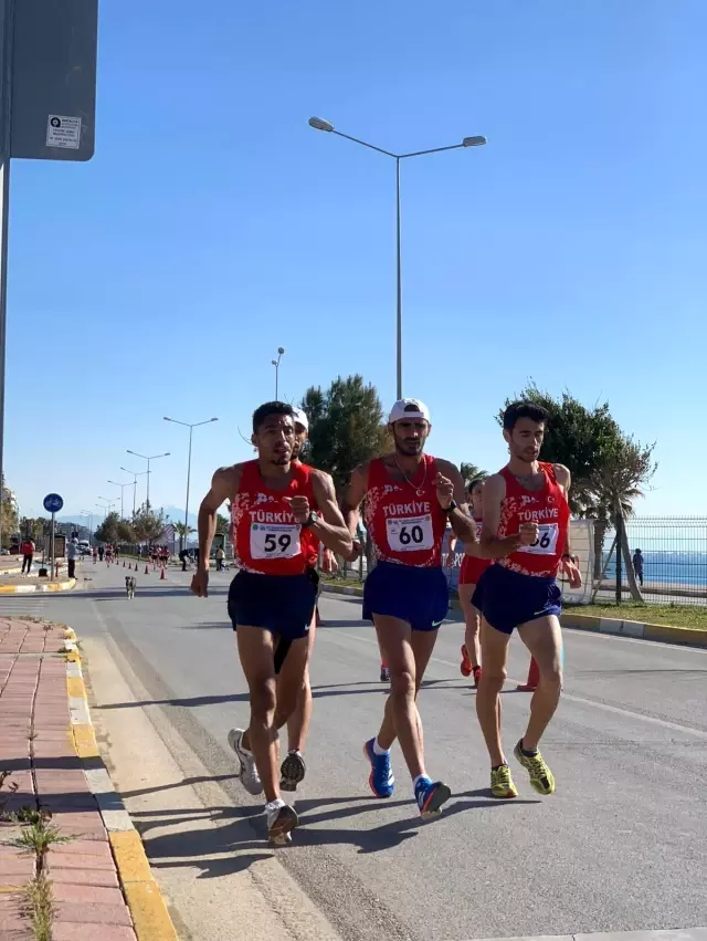 Antalya'daki şampiyonada Şahin Şenoduncu Balkan Şampiyonu oldu Antalya'daki şampiyonada Şahin Şenoduncu Balkan Şampiyonu oldu