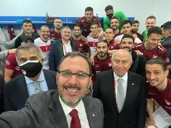 Son dakika haber! Gençlik ve Spor Bakanı Mehmet Muharrem Kasapoğlu, A Milli Takım'ın Norveç galibiyetini değerlendirdi Açıklaması Son dakika haber! Gençlik ve Spor Bakanı Mehmet Muharrem Kasapoğlu, A Milli Takım'ın Norveç galibiyetini değerlendirdi Açıklaması