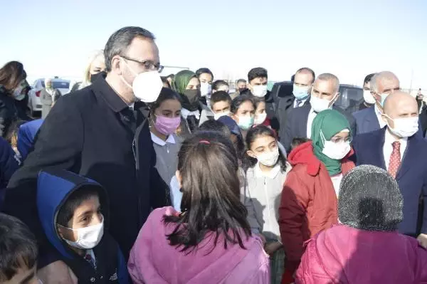 SPOR Bakan Kasapoğlu'nun söz verdiği bisikletler Ağrı'daki öğrencilere dağıtıldı