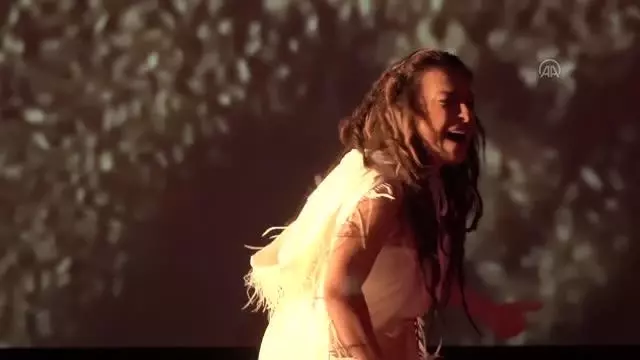 BALIKESİR - Ayvalık'ta Kadın Oyunları Festivali 'Ben Anadolu' oyunuyla sona erdi BALIKESİR - Ayvalık'ta Kadın Oyunları Festivali 'Ben Anadolu' oyunuyla sona erdi