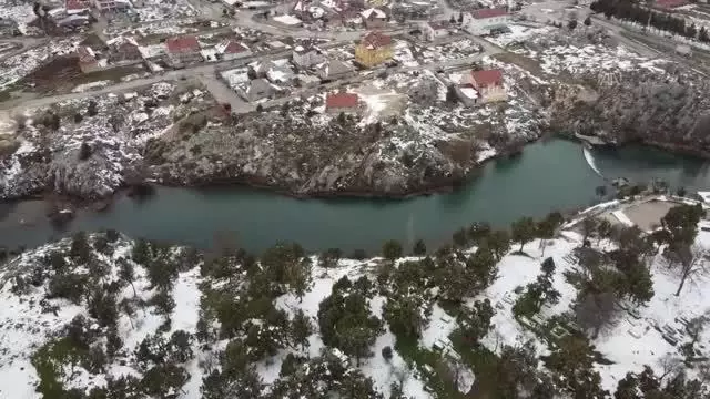 Beyşehir'de eriyen kar suları, ekili alanları suyla doldurdu Beyşehir'de eriyen kar suları, ekili alanları suyla doldurdu