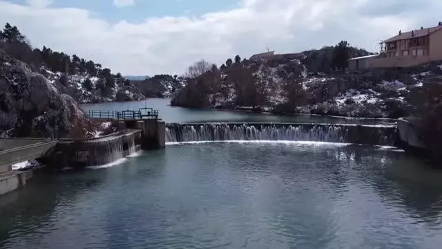 Beyşehir'de eriyen kar suları, ekili alanları suyla doldurdu Beyşehir'de eriyen kar suları, ekili alanları suyla doldurdu
