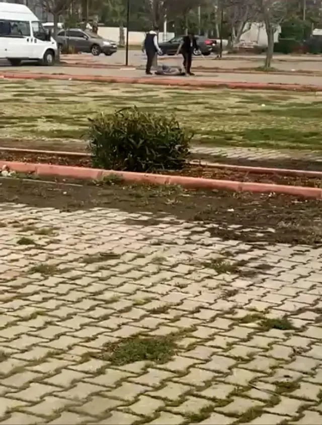 Boğazı kesilerek öldürülen sürücünün katilleri 20 dakikada yakalandı Boğazı kesilerek öldürülen sürücünün katilleri 20 dakikada yakalandı