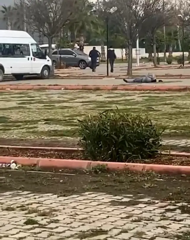 Boğazı kesilerek öldürülen sürücünün katilleri 20 dakikada yakalandı Boğazı kesilerek öldürülen sürücünün katilleri 20 dakikada yakalandı