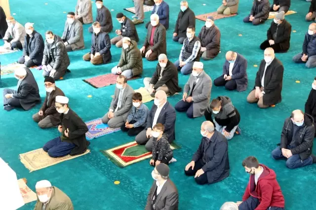 Darıca'nın en büyük camisi açıldı Darıca'nın en büyük camisi açıldı