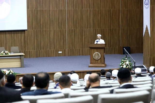 Diyanet İşleri Başkanı Erbaş, Diyarbakır'da STK temsilcileri ve kanaat önderleriyle buluştu