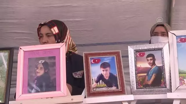 DİYARBAKIR - Diyarbakır annelerinden çocuklarına 'teslim ol' çağrısı DİYARBAKIR - Diyarbakır annelerinden çocuklarına 'teslim ol' çağrısı