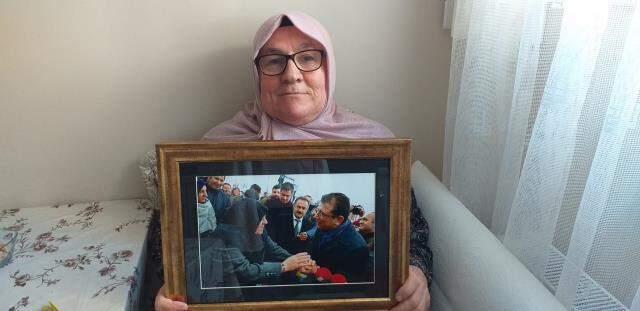 Ekrem İmamoğlu, 'Sana kete yaparım ama oy vermem' diyen Mahruze Keleş'i ikinci kez ziyaret etti Ekrem İmamoğlu, 'Sana kete yaparım ama oy vermem' diyen Mahruze Keleş'i ikinci kez ziyaret etti