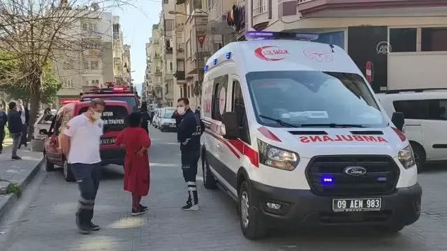 Son dakika: Evde çıkan yangın, itfaiye ekiplerince söndürüldü