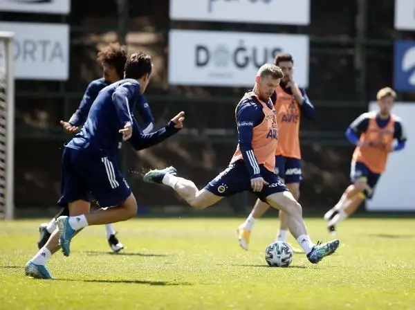 Fenerbahçe'de hazırlıklar devam ediyor Fenerbahçe'de hazırlıklar devam ediyor