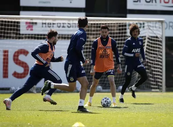 Fenerbahçe'de hazırlıklar devam ediyor Fenerbahçe'de hazırlıklar devam ediyor