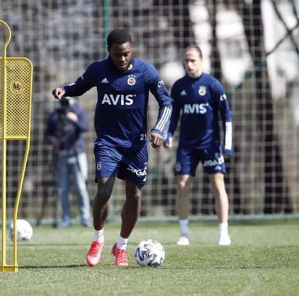 Fenerbahçe'de hazırlıklar devam ediyor Fenerbahçe'de hazırlıklar devam ediyor