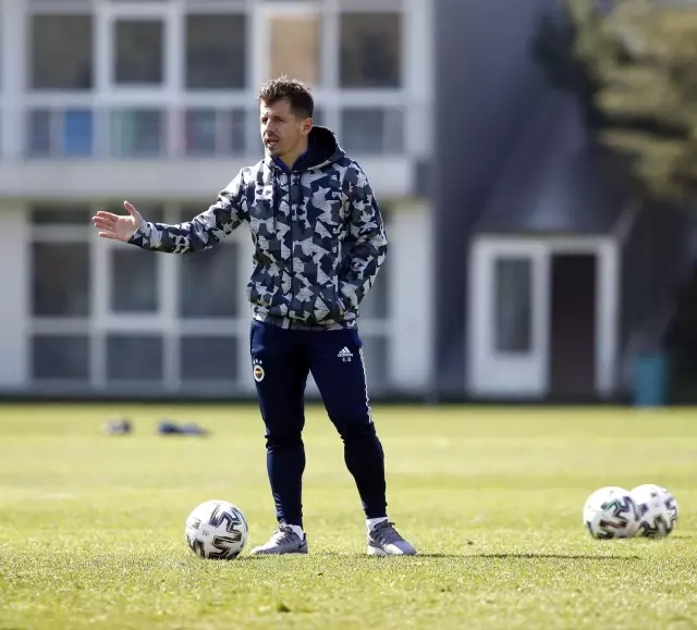 Fenerbahçe, Emre Belözoğlu yönetiminde çalışmalarını sürdürdü Fenerbahçe, Emre Belözoğlu yönetiminde çalışmalarını sürdürdü