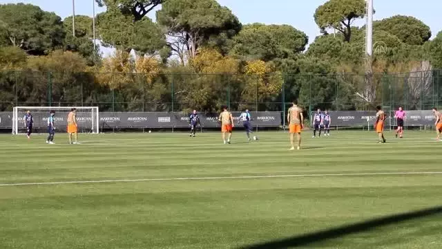 Futbol: Hazırlık Maçı - Medipol Başakşehir : 0 - Çaykur Rizespor: 1 Futbol: Hazırlık Maçı - Medipol Başakşehir : 0 - Çaykur Rizespor: 1