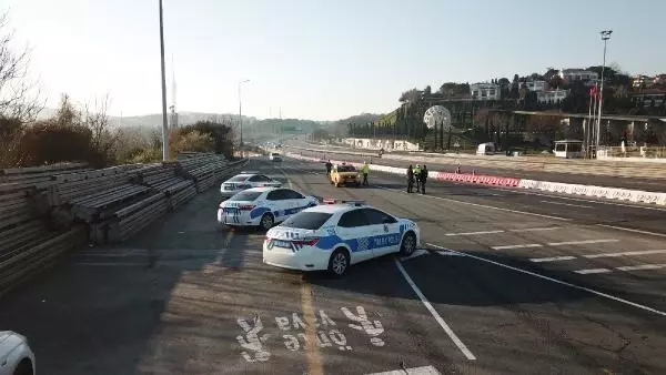 Son dakika... 15 TEMMUZ ŞEHİTLER KÖPRÜSÜ'NDE DENETİM Son dakika... 15 TEMMUZ ŞEHİTLER KÖPRÜSÜ'NDE DENETİM