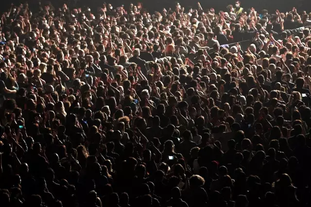 Son dakika haberi | İspanya'da Kovid-19 salgını döneminde sosyal mesafesiz ilk konser yapıldı Son dakika haberi | İspanya'da Kovid-19 salgını döneminde sosyal mesafesiz ilk konser yapıldı