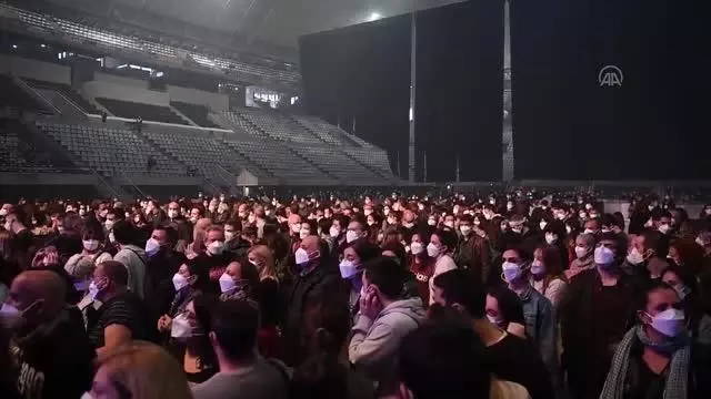 Son dakika haberi | İspanya'da Kovid-19 salgını döneminde sosyal mesafesiz ilk konser yapıldı Son dakika haberi | İspanya'da Kovid-19 salgını döneminde sosyal mesafesiz ilk konser yapıldı