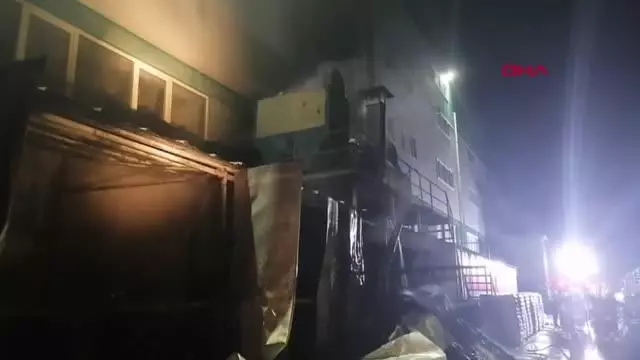 İSTANBUL-SİLİVRİ'DE PLASTİK FABRİKASINDA YANGIN İSTANBUL-SİLİVRİ'DE PLASTİK FABRİKASINDA YANGIN