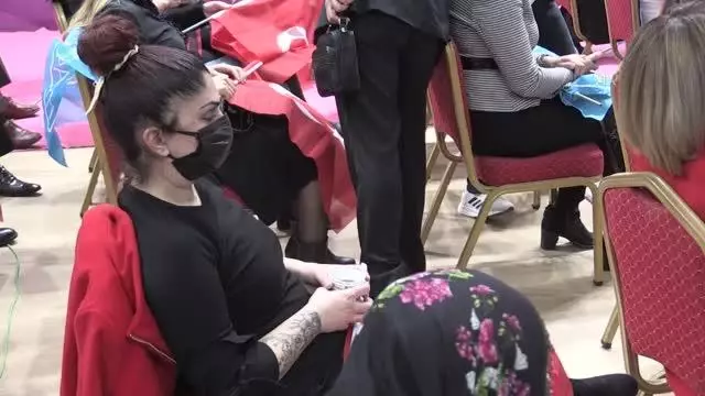 İYİ Parti Genel Başkan Yardımcısı Koray Aydın, Adana'da partisine üye olanlara rozet taktı İYİ Parti Genel Başkan Yardımcısı Koray Aydın, Adana'da partisine üye olanlara rozet taktı