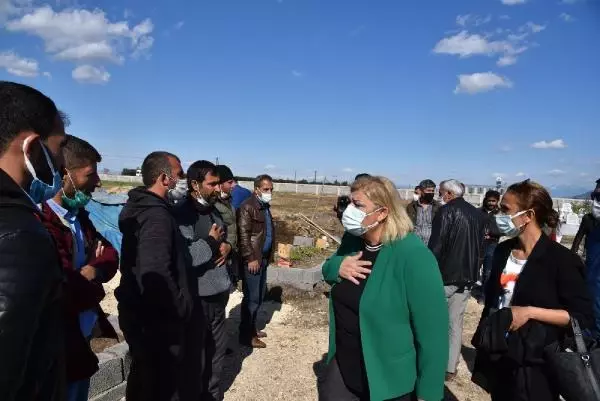 Kardeşinin öldürdüğü İslim'i, son yolculuğuna kadınlar uğurladı Kardeşinin öldürdüğü İslim'i, son yolculuğuna kadınlar uğurladı