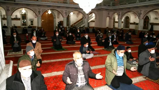 Kulu'da Berat Kandili dualarla idrak edildi Kulu'da Berat Kandili dualarla idrak edildi