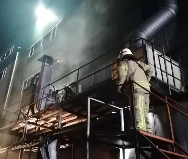 Silivri'de plastik fabrikasında yangın