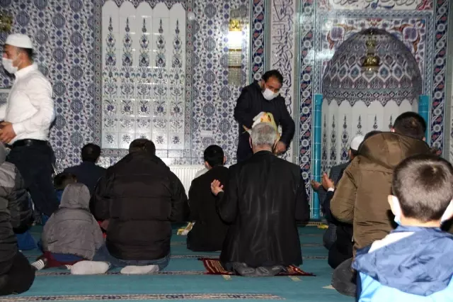 Varto'da Berat Kandili programına yoğun ilgi Varto'da Berat Kandili programına yoğun ilgi
