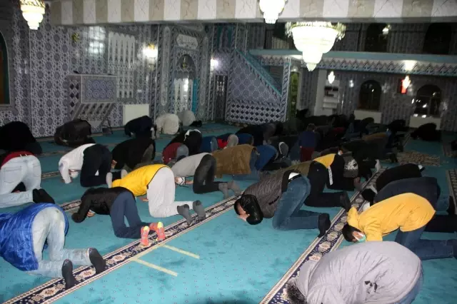 Varto'da Berat Kandili programına yoğun ilgi Varto'da Berat Kandili programına yoğun ilgi