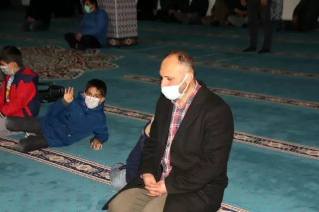 Varto'da Berat Kandili programına yoğun ilgi Varto'da Berat Kandili programına yoğun ilgi