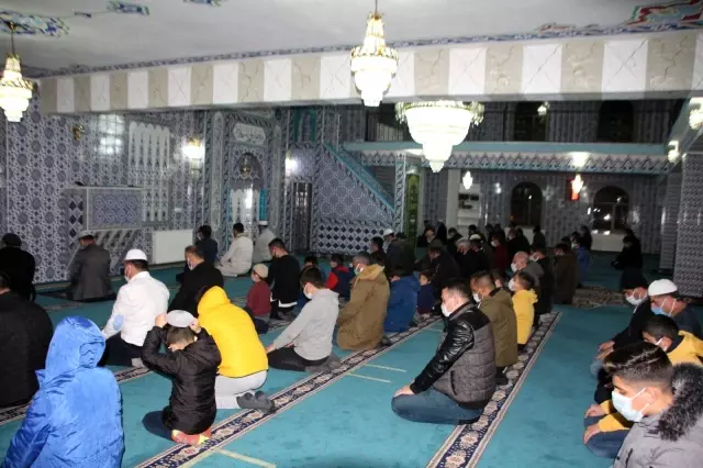Varto'da Berat Kandili programına yoğun ilgi Varto'da Berat Kandili programına yoğun ilgi