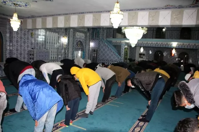 Varto'da Berat Kandili programına yoğun ilgi Varto'da Berat Kandili programına yoğun ilgi