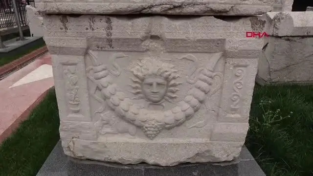 AMASYA Medusa kabartmalı beddua yazılı lahit müzede sergileniyor AMASYA Medusa kabartmalı beddua yazılı lahit müzede sergileniyor