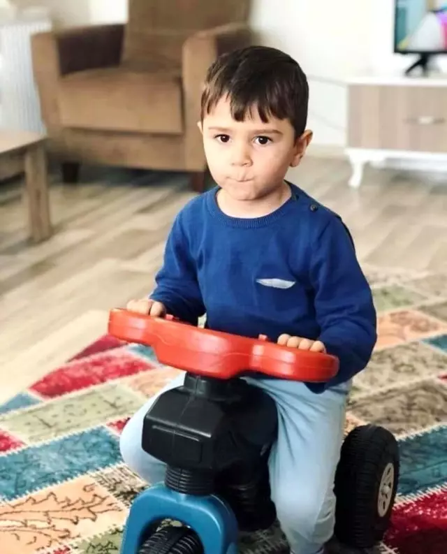 Çocuğunu taksirle öldürmekle suçlanan baba serbest kaldı Çocuğunu taksirle öldürmekle suçlanan baba serbest kaldı