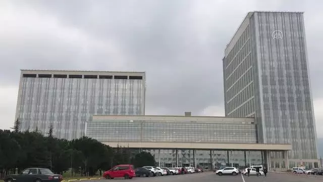 Dört yaşındaki oğlunun ölümüyle ilgili müebbet hapse çarptırılan baba, istinafta 7,5 yıl hapis cezası aldı Dört yaşındaki oğlunun ölümüyle ilgili müebbet hapse çarptırılan baba, istinafta 7,5 yıl hapis cezası aldı