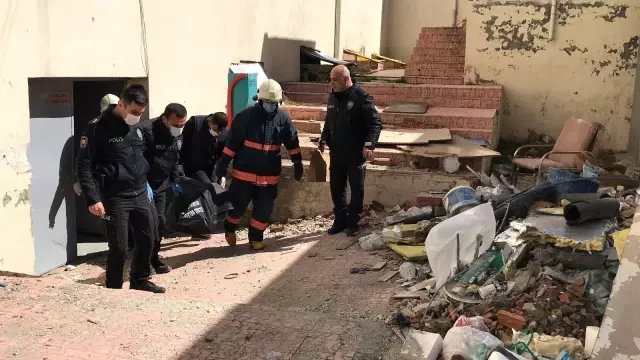 Eski hastanenin trafosuna girip akıma kapılan şahıs öldü Eski hastanenin trafosuna girip akıma kapılan şahıs öldü