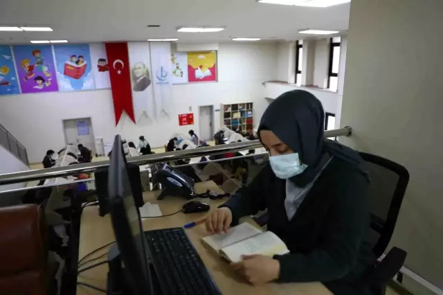 Farkındalık için 15 dakika kitap okudular
