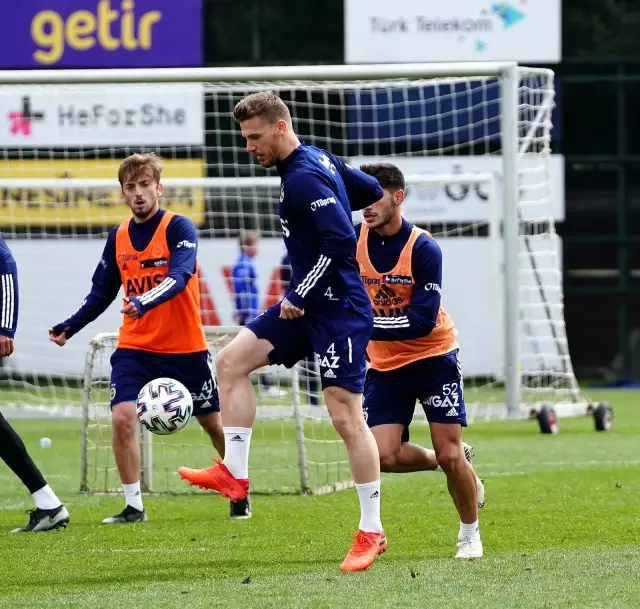 Fenerbahçe'de Denizlispor maçı hazırlıkları sürdü Fenerbahçe'de Denizlispor maçı hazırlıkları sürdü