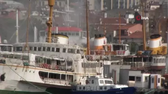 Son dakika! Haliç Tersanesi'nde yangın paniği Son dakika! Haliç Tersanesi'nde yangın paniği