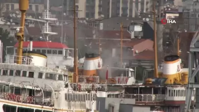 Son dakika! Haliç Tersanesi'nde yangın paniği Son dakika! Haliç Tersanesi'nde yangın paniği