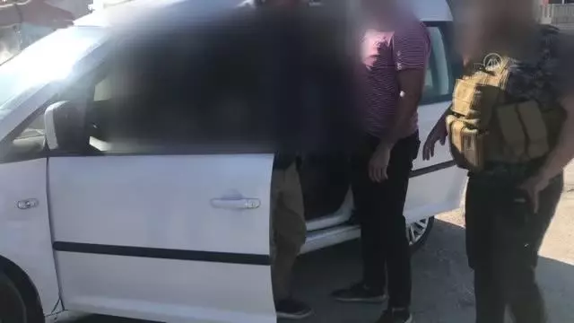 İncirlik Üssü yakınında kurusıkı tabancayla ateş açan 3 zanlı yakalandı İncirlik Üssü yakınında kurusıkı tabancayla ateş açan 3 zanlı yakalandı
