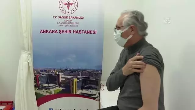 Kovid-19 aşılama sürecinde 60 yaş üzeri vatandaşlar ve eşleri ile bazı kronik hastaların aşılanmasına başlandı Kovid-19 aşılama sürecinde 60 yaş üzeri vatandaşlar ve eşleri ile bazı kronik hastaların aşılanmasına başlandı