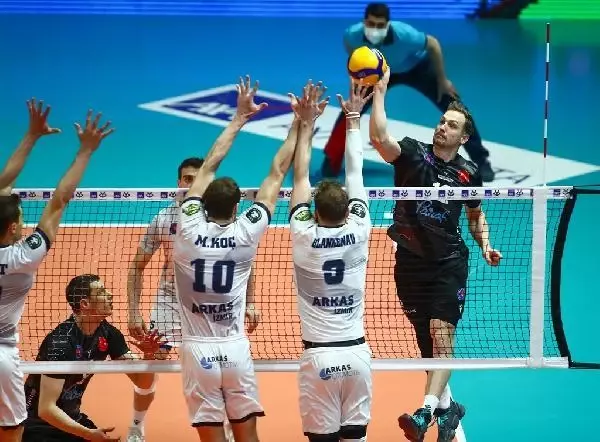 Kupa Voley'de ikinci finalist Halbank oldu Kupa Voley'de ikinci finalist Halbank oldu