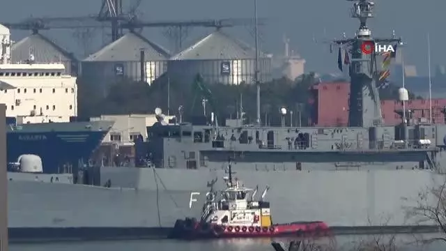 - NATO'nun Samsun çıkarması: 3 savaş gemisi limana demirledi- Samsun'da askeri hareketlilik - NATO'nun Samsun çıkarması: 3 savaş gemisi limana demirledi- Samsun'da askeri hareketlilik