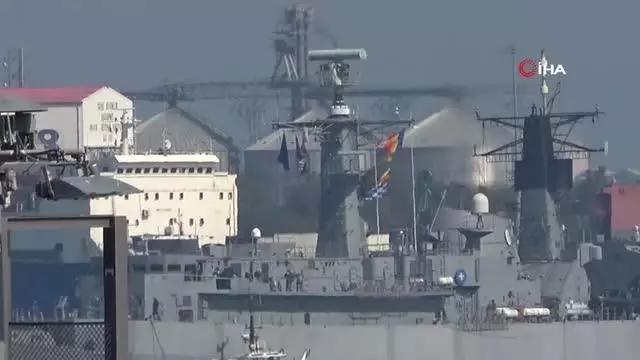 - NATO'nun Samsun çıkarması: 3 savaş gemisi limana demirledi- Samsun'da askeri hareketlilik - NATO'nun Samsun çıkarması: 3 savaş gemisi limana demirledi- Samsun'da askeri hareketlilik
