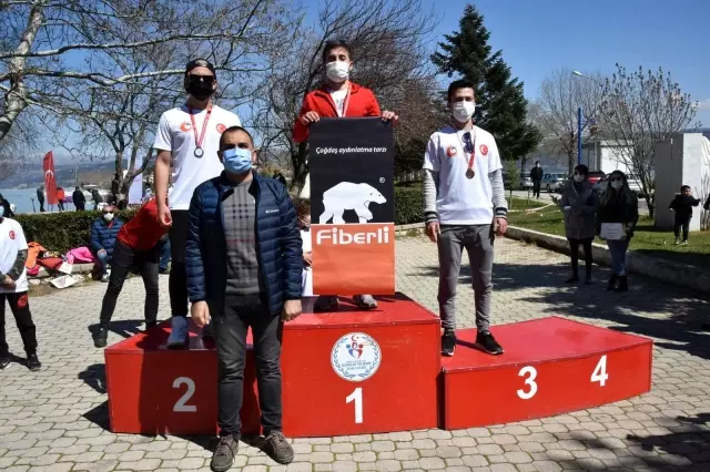 Oryantiring yarışlarında huzurevindeki yaşlılar gençlere taş çıkarttı Oryantiring yarışlarında huzurevindeki yaşlılar gençlere taş çıkarttı