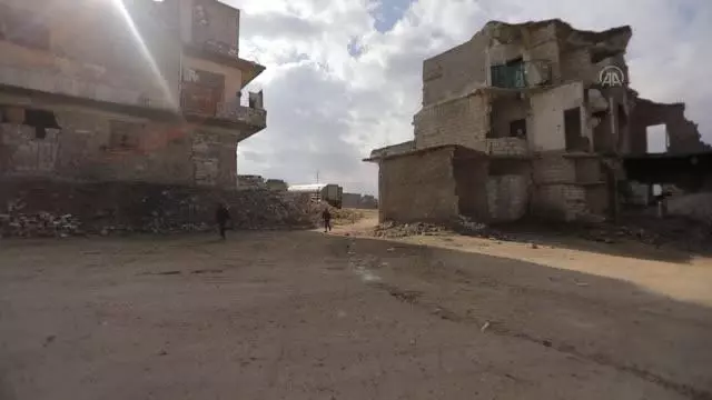 Son dakika gündem: Suriye'deki savaşta evlatlarını yitiren Palmiralı baba, antik kentin yıkılan eserlerini maketlerle yaşatıyor Son dakika gündem: Suriye'deki savaşta evlatlarını yitiren Palmiralı baba, antik kentin yıkılan eserlerini maketlerle yaşatıyor
