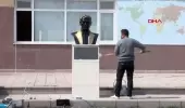 TEKİRDAĞ Tekirdağ' da Atatürk heykeline çirkin saldırıda bulunan kuşkulu görüntüden tespit edildi TEKİRDAĞ Tekirdağ' da Atatürk heykeline çirkin saldırıda bulunan kuşkulu görüntüden tespit edildi