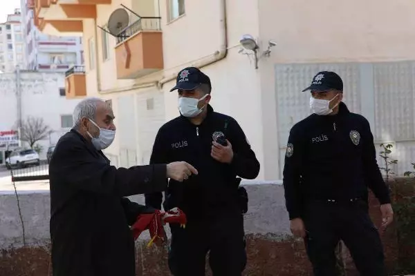 16 yaşındaki genç kız, 5 katlı binanın çatısından atlayarak yaşamına son verdi 16 yaşındaki genç kız, 5 katlı binanın çatısından atlayarak yaşamına son verdi
